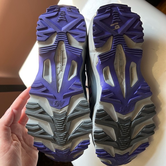 EUC New Balance 412 V2 Women’s Size 10 All Terrain Trail Running Shoes Sneakers - Picture 4 of 7